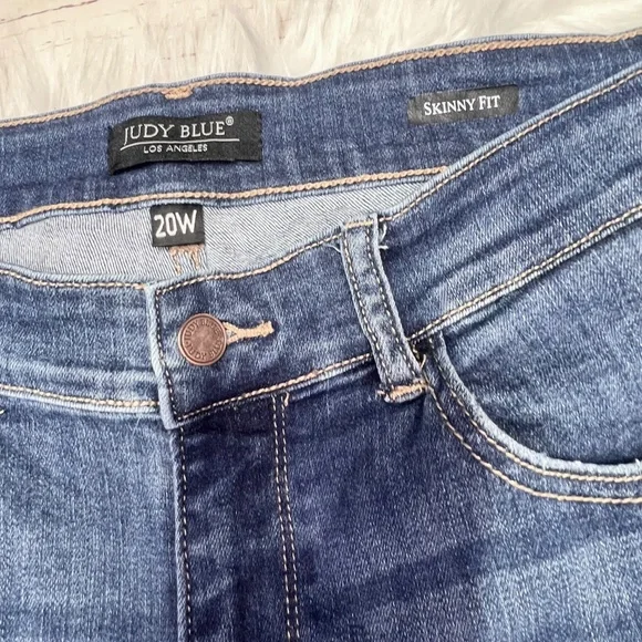 👖|•JUDY BLUE•| Skinny Fit Distressed Stretch Jean Size 20W👖 - Picture 3 of 5